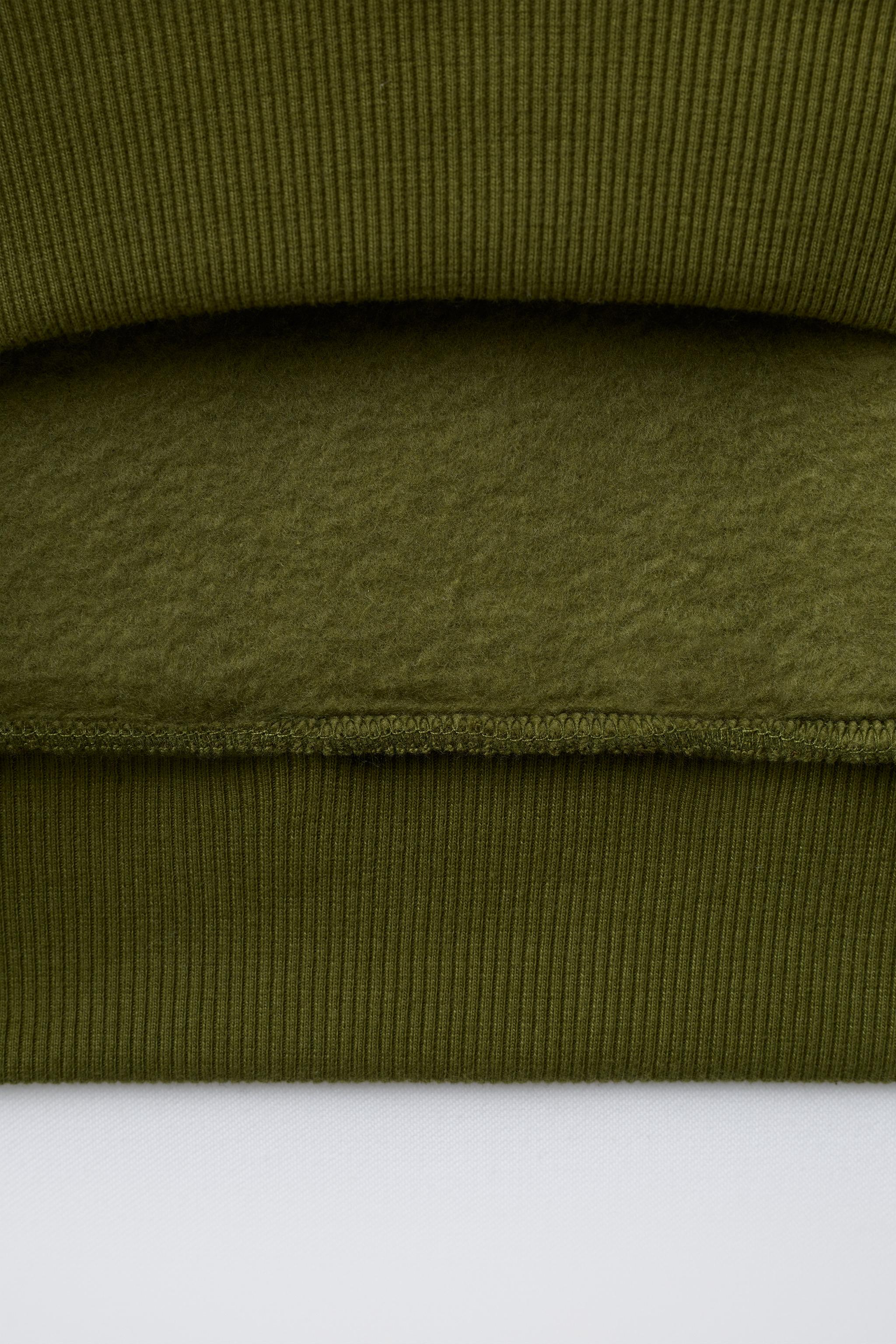 HOODIE SWEATSHIRT AND JOGGER PANTS SET WITH LABEL TEXTURE